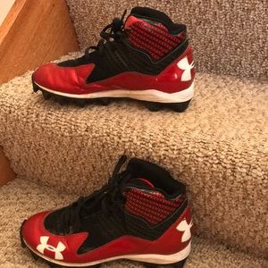Under Armour 6.5 football cleats red/ black